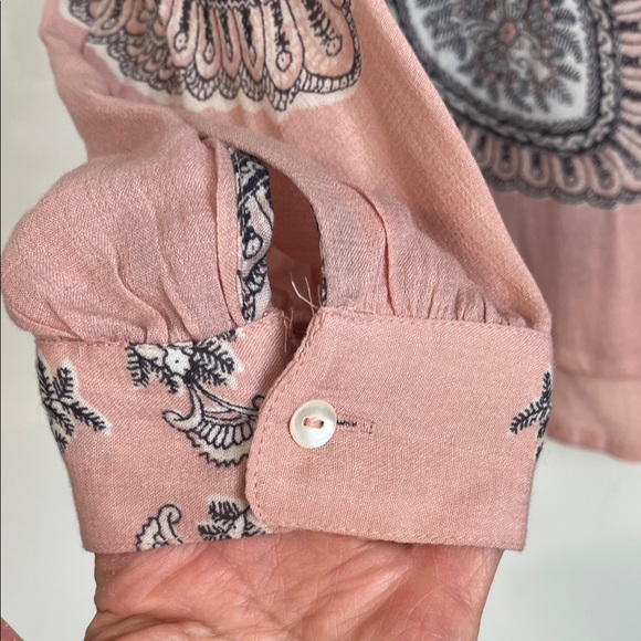 Lucky Brand NWOT Blush and Grey Paisley Bohemian Cotton Blouse, Size M - Picture 5 of 13